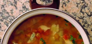SOPA DE LEGUMES COM MASSINHA