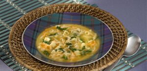 SOPA DE LEGUMES E FRANGO