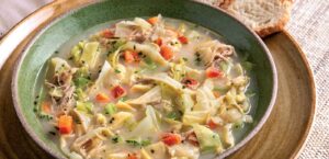 SOPA DE REPOLHO E FRANGO