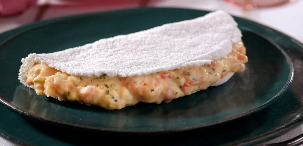 TAPIOCA COM RECHEIO DE CAMARÕES