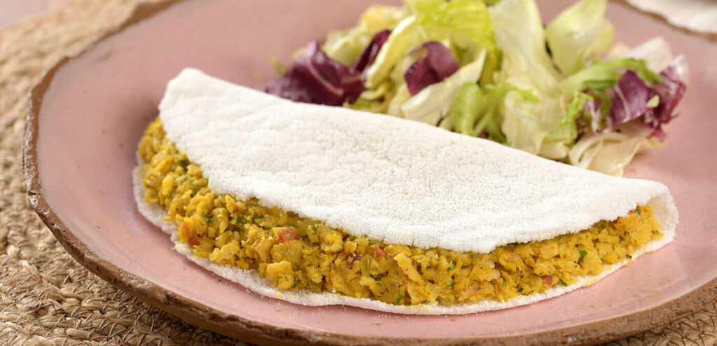 TAPIOCA DE FRANGO VEGETAL E AÇAFRÃO