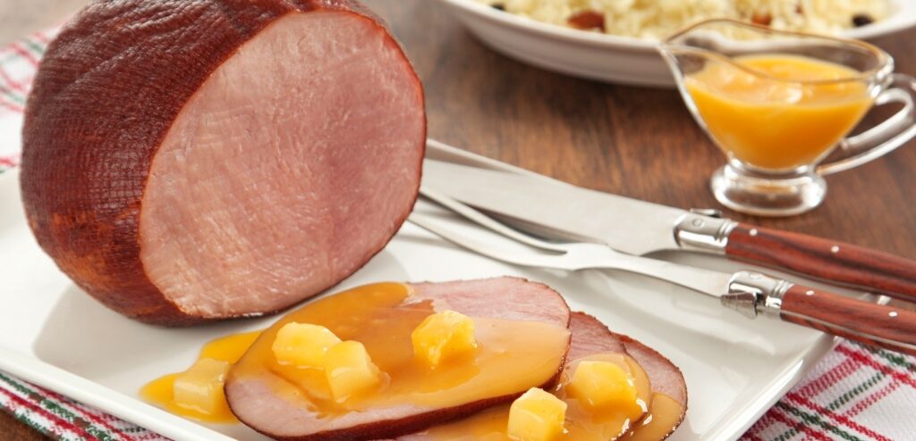 TENDER COM MOLHO DE LARANJA E ABACAXI