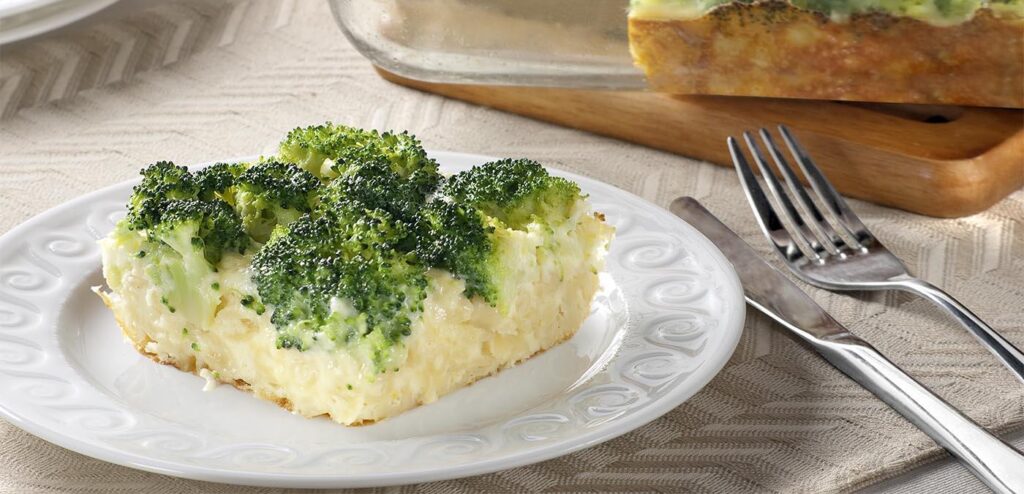 TORTA DE BRÓCOLIS E QUEIJO
