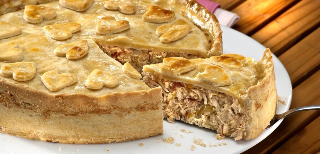 TORTA DE FRANGO COM CATUPIRY