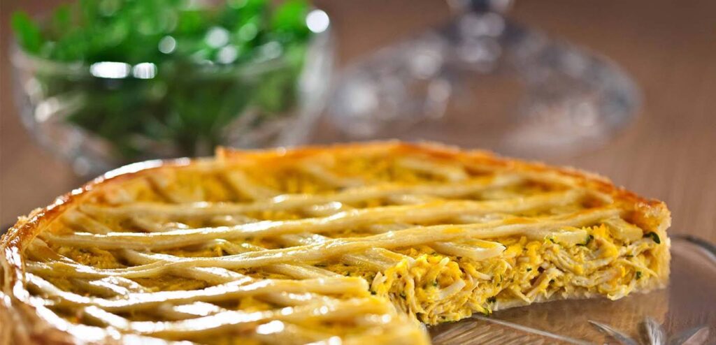 TORTA FOLHADA DE FRANGO E ABÓBORA