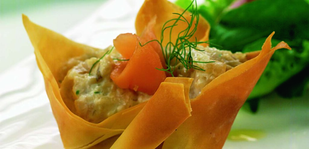 TORTINHA RECHEADA COM CREME DE PEIXE