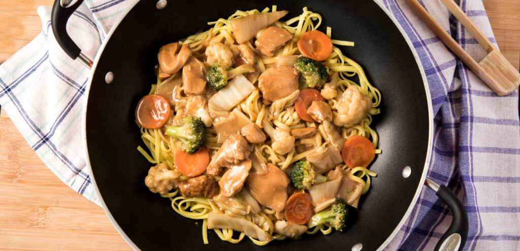 YAKISOBA AO CREME DE CEBOLA