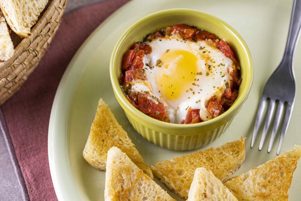 OVOS COM TOMATE