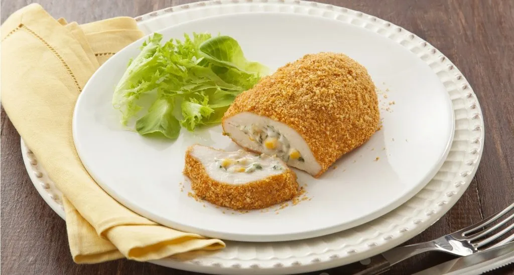 FRANGO EMPANADO RECHEADO COM MILHO