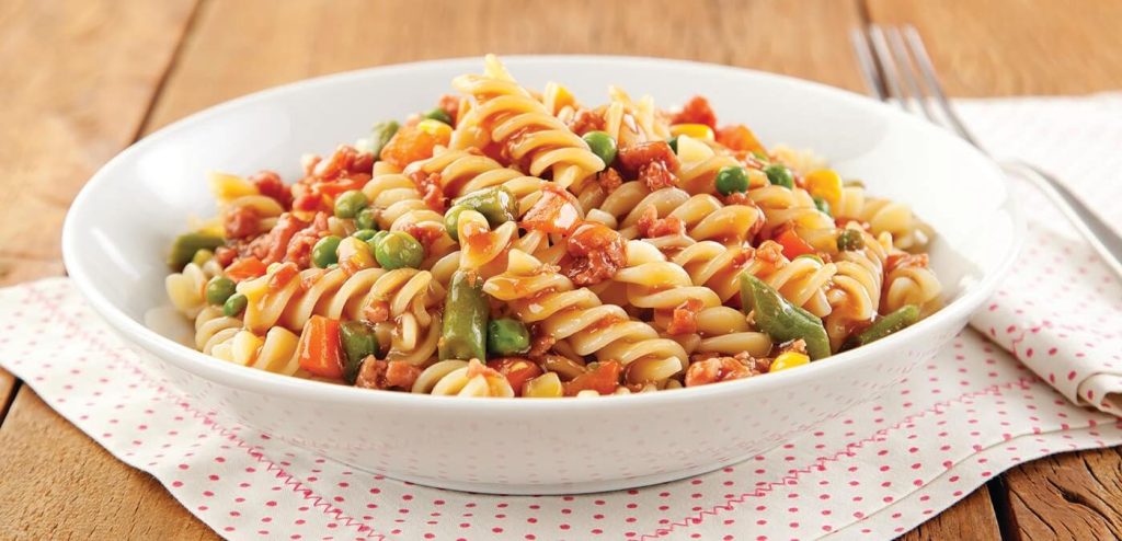 FUSILLI COM LEGUMES E CALABRESA