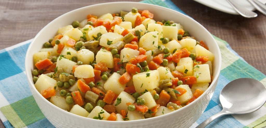 SALADA DE BATATA COLORIDA