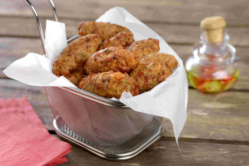 BOLINHO COM SOBRAS DE FEIJÃO