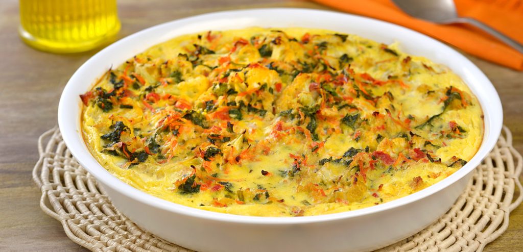 CAÇAROLA DE VERDURAS E OVOS