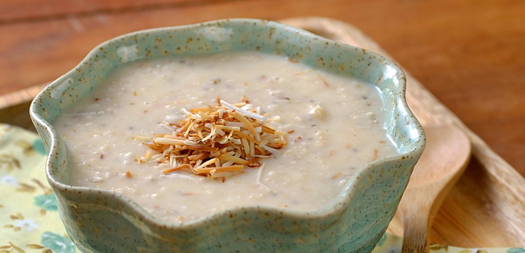 MINGAU DE ABACAXI COM COCO QUEIMADO