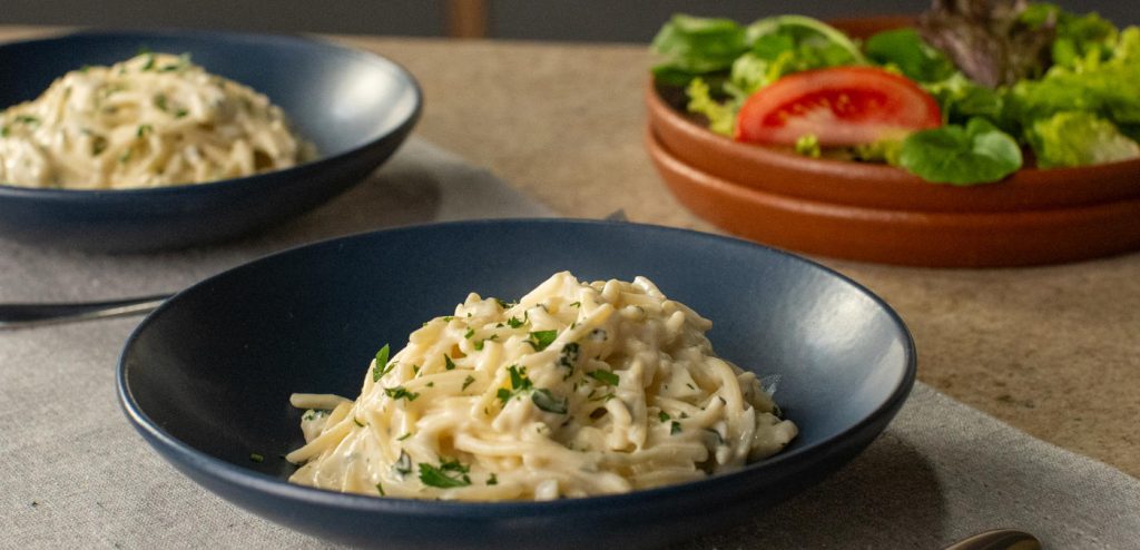 MACARRÃO AO MOLHO BRANCO BY SERRADO