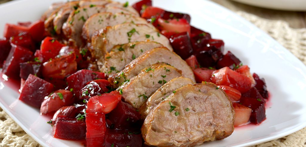 FILÉ-MIGNON SUÍNO COM LEGUMES