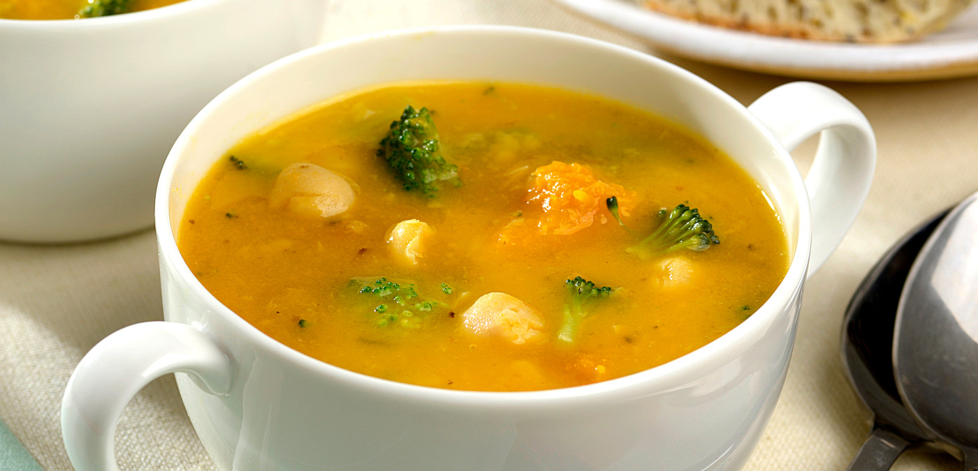 SOPA DE GRÃO-DE-BICO COM LEGUMES