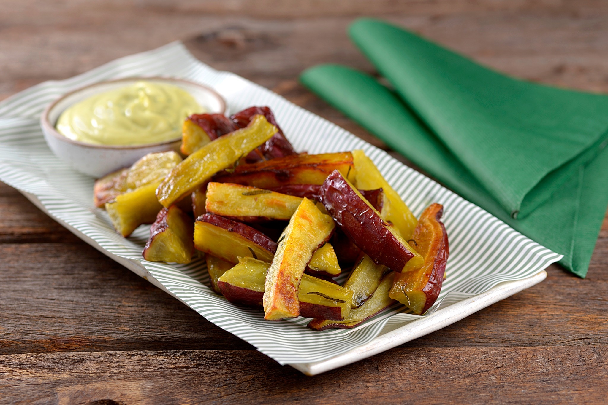 PETISCO DE BATATA-DOCE COM MAIONESE VERDE