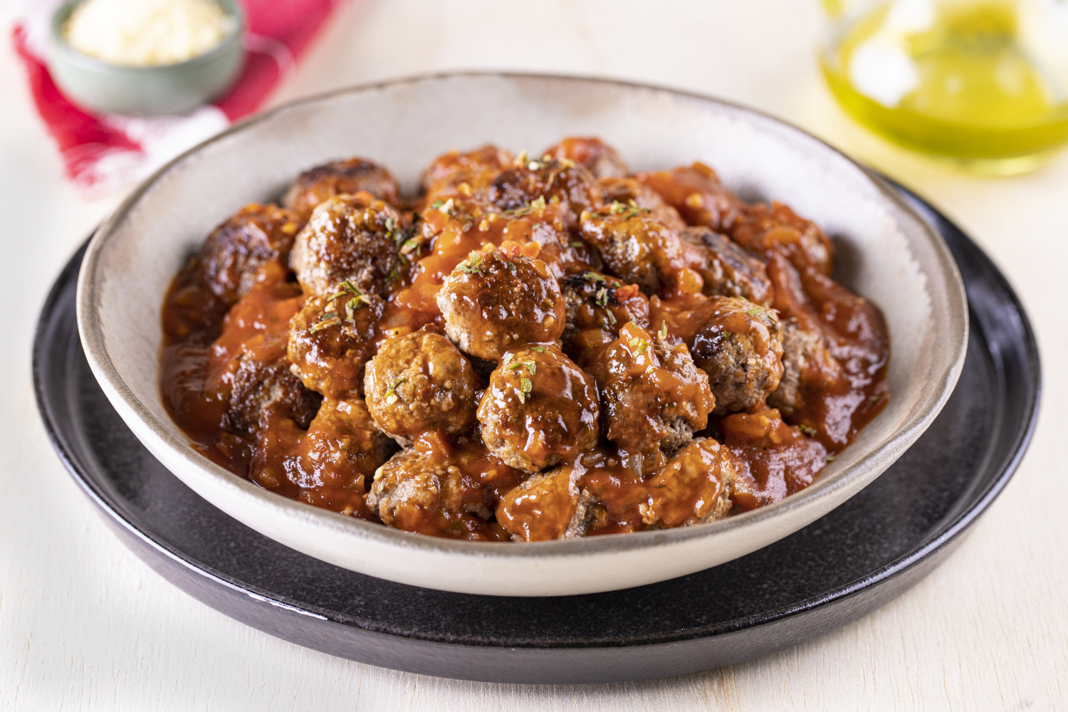 ALMÔNDEGAS AO MOLHO
