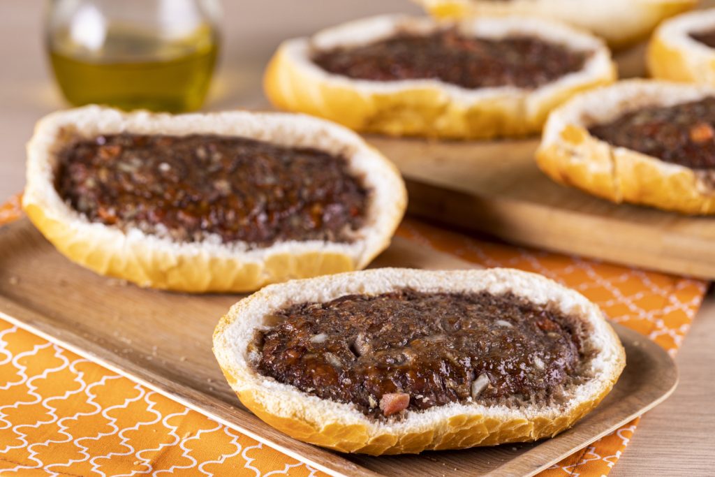 ESFIHA ABERTA COM PÃO