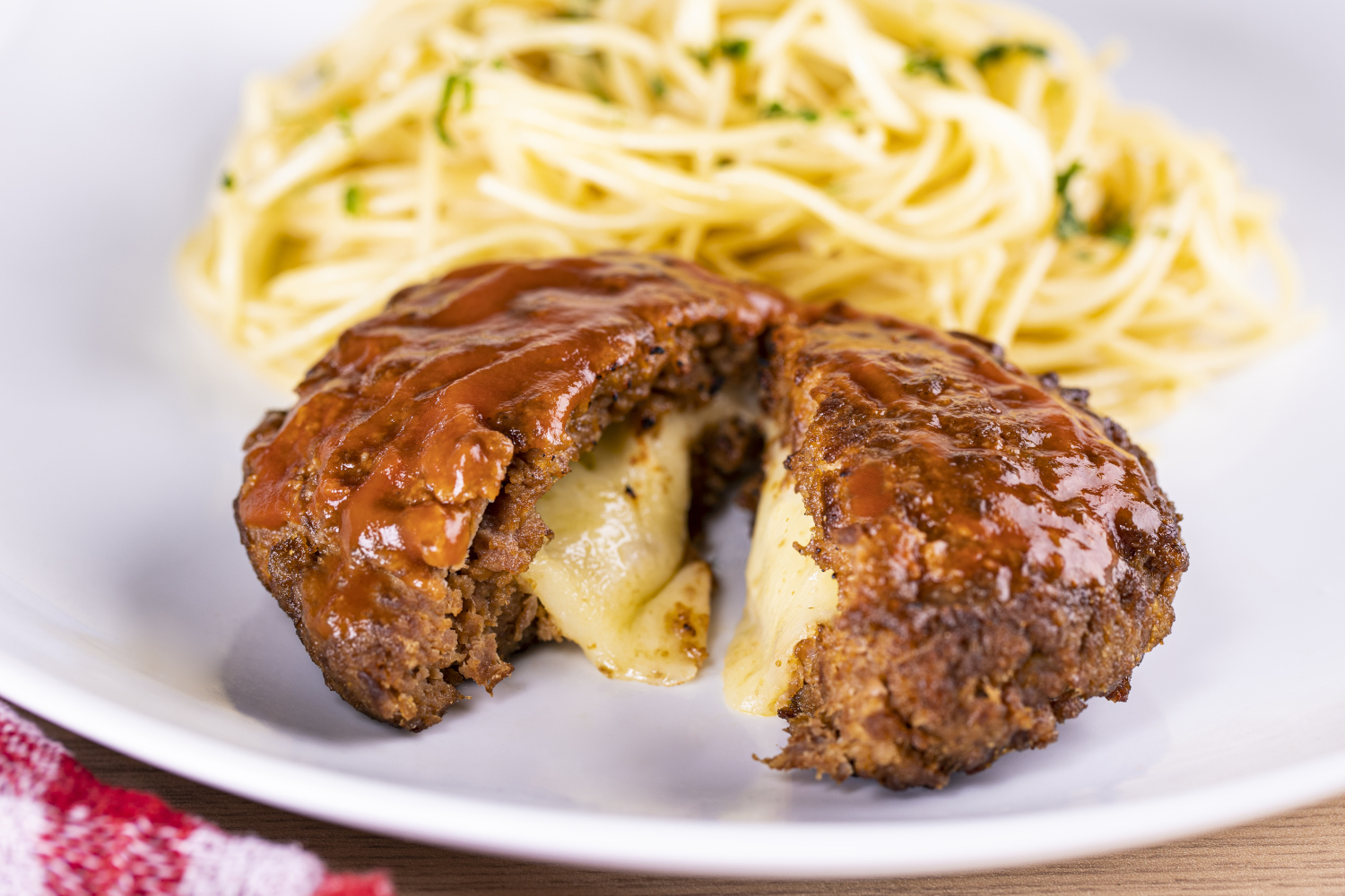 POLPETONE RECHEADO COM QUEIJO