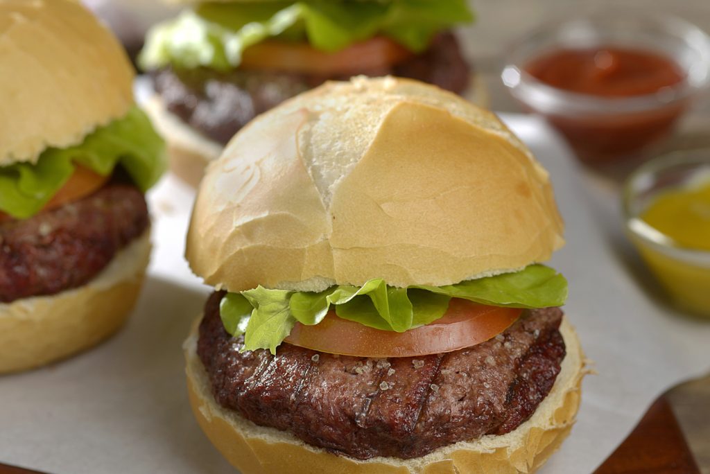 HAMBÚRGUER NA BRASA