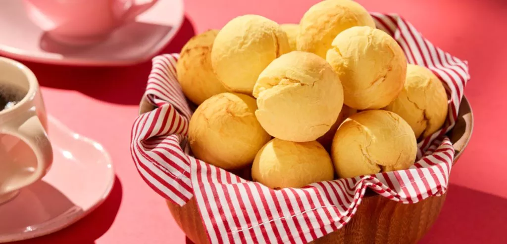 PÃEZINHOS SABOR CHEDDAR COM BACON